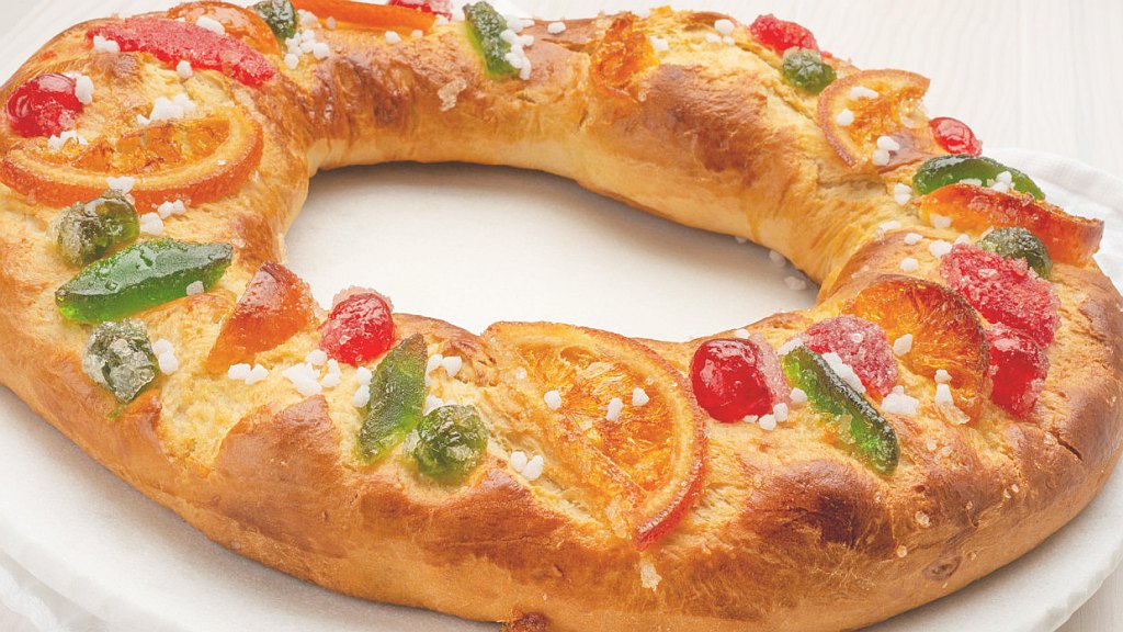 Cómo hacer el Roscón de Reyes casero perfecto: tradicional, esponjoso y lleno de sabor 10 Merca2.es El reposo en frío es muy importante